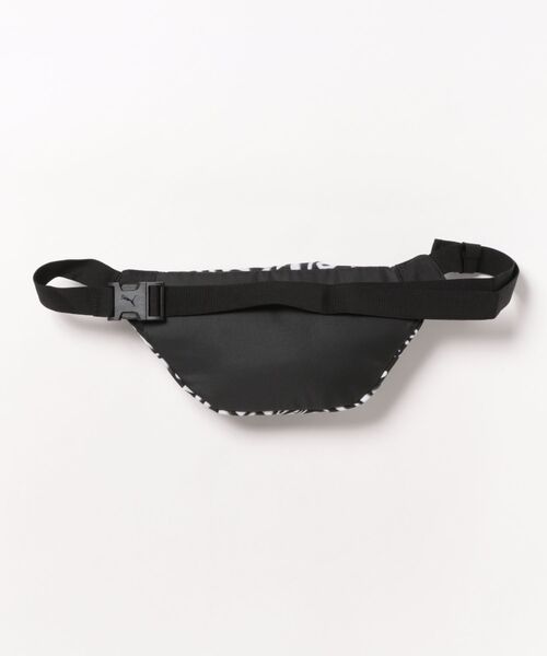PUMA（プーマ）の「《PUMA》PUMA アカデミー AOP ウェスト バッグ（ボディバッグ/ウエストポーチ・メンズ・ブラック×ホワイト/ブラック系その他・フリー）」の3枚目の写真