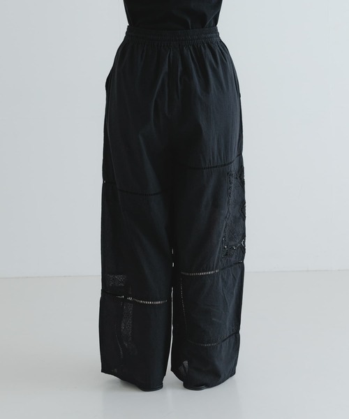 URBAN RESEARCH(アーバンリサーチ)の「パッチワークレースイージーパンツ(その他パンツ・レディース・ブラック/オフホワイト・FREE)」の11枚目の写真