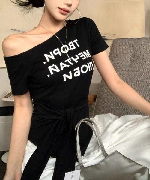 Sibra（シブラ）の「アシメオフショルダーロゴTシャツ（Tシャツ/カットソー・レディース・ホワイト/イエロー/ブラック/グレー・M）」の13枚目の写真