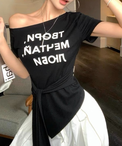 Sibra（シブラ）の「アシメオフショルダーロゴTシャツ（Tシャツ/カットソー・レディース・ホワイト/イエロー/ブラック/グレー・M）」の14枚目の写真