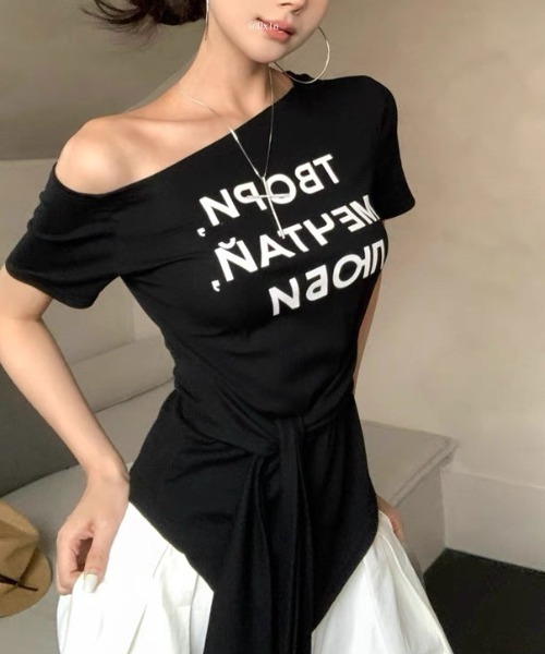 Sibra（シブラ）の「アシメオフショルダーロゴTシャツ（Tシャツ/カットソー・レディース・ホワイト/イエロー/ブラック/グレー・M）」の15枚目の写真