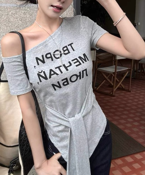 Sibra（シブラ）の「アシメオフショルダーロゴTシャツ（Tシャツ/カットソー・レディース・ホワイト/イエロー/ブラック/グレー・M）」の18枚目の写真