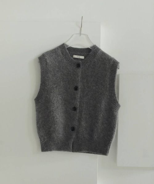 値下【anuke】 Crewneck Botton Vest グレー anuke（アンヌーク）の「anuke Crewneck Botton Vest クルーネック