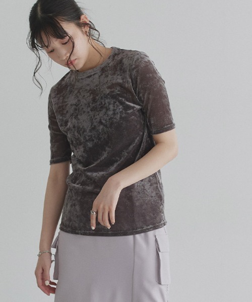 ECLAM(クラム)の「ストレッチ シアー ベロア Tシャツ(Tシャツ/カットソー・レディース・キナリ/グレー・M)」の3枚目の写真