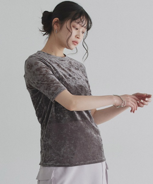 ECLAM(クラム)の「ストレッチ シアー ベロア Tシャツ(Tシャツ/カットソー・レディース・キナリ/グレー・M)」の4枚目の写真