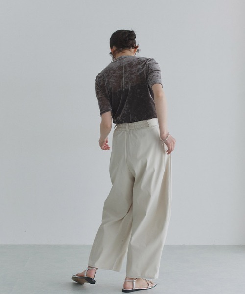 ECLAM(クラム)の「ストレッチ シアー ベロア Tシャツ(Tシャツ/カットソー・レディース・キナリ/グレー・M)」の20枚目の写真