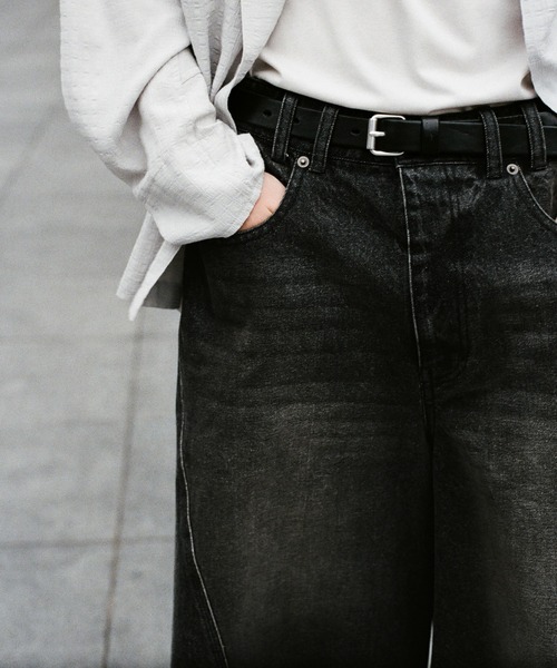 WYM LIDNM（ウィム バイ リドム）の「CURVED SEAM DENIM WIDE SHORTS（その他パンツ・メンズ・グレー/ブラック・S/M/L）」の9枚目の写真