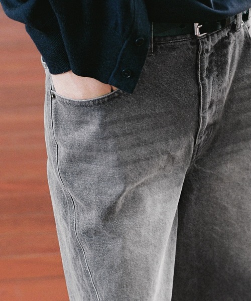 WYM LIDNM（ウィム バイ リドム）の「CURVED SEAM DENIM WIDE SHORTS（その他パンツ・メンズ・グレー/ブラック・S/M/L）」の13枚目の写真