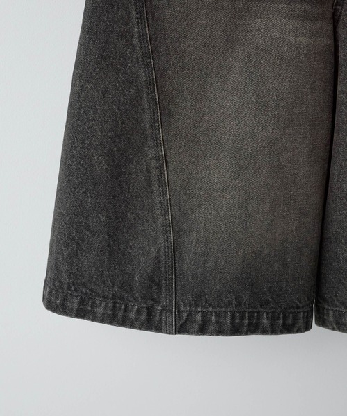 WYM LIDNM（ウィム バイ リドム）の「CURVED SEAM DENIM WIDE SHORTS（その他パンツ・メンズ・グレー/ブラック・S/M/L）」の19枚目の写真