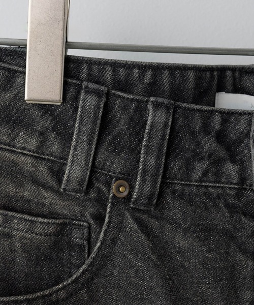 WYM LIDNM（ウィム バイ リドム）の「CURVED SEAM DENIM WIDE SHORTS（その他パンツ・メンズ・グレー/ブラック・S/M/L）」の21枚目の写真