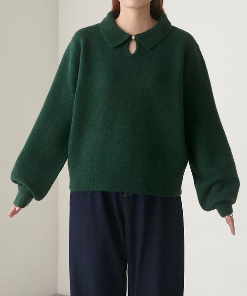 BONLECILL(ボンルシール)の「【ふわふわメレンゲニット】パールボタンボリュームスリーブポロニット(ニット/セーター・レディース・ネイビー/ブラック/アイボリー/レッド/グリーン・FREE)」の8枚目の写真