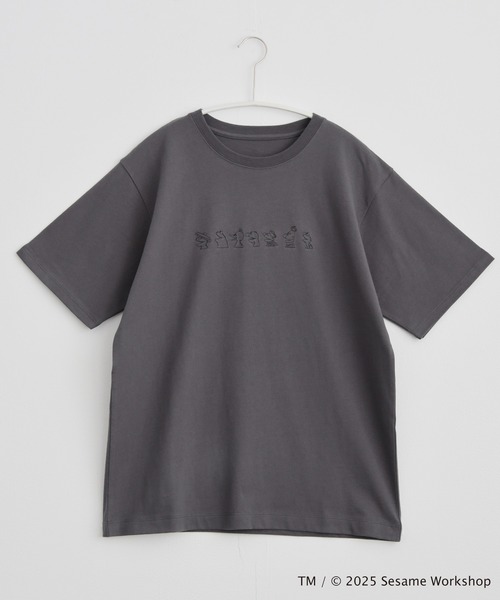 for/c(フォーシー)の「SESAME STREET / Tシャツ(UNISEX)【サスティナブル】(Tシャツ/カットソー・レディース・オフホワイト/スミクロ・4/3/2/1)」の16枚目の写真