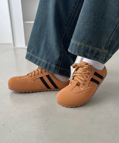 CLEA（クレア）の「スウェードタッチサボスニーカー（スニーカー・レディース・ブラウン/ベージュ/イエロー・23.5cm/24.5cm）」の2枚目の写真