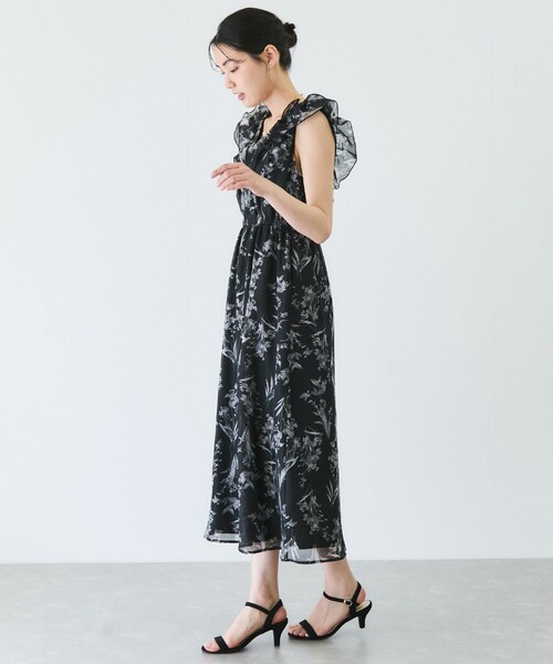 Jayro(ジャイロ)の「花柄フリルワンピース(ワンピース・レディース・ホワイト系その他2/ブラック/グレー系その他・M)」の6枚目の写真