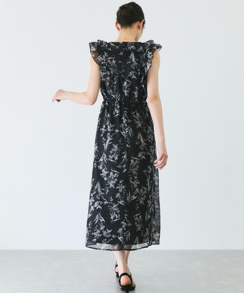 Jayro(ジャイロ)の「花柄フリルワンピース(ワンピース・レディース・ホワイト系その他2/ブラック/グレー系その他・M)」の7枚目の写真