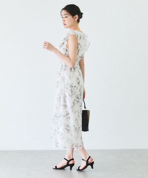 Jayro(ジャイロ)の「花柄フリルワンピース(ワンピース・レディース・ホワイト系その他2/ブラック/グレー系その他・M)」の16枚目の写真