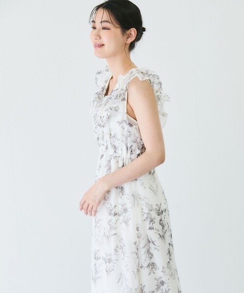 Jayro(ジャイロ)の「花柄フリルワンピース(ワンピース・レディース・ホワイト系その他2/ブラック/グレー系その他・M)」の19枚目の写真