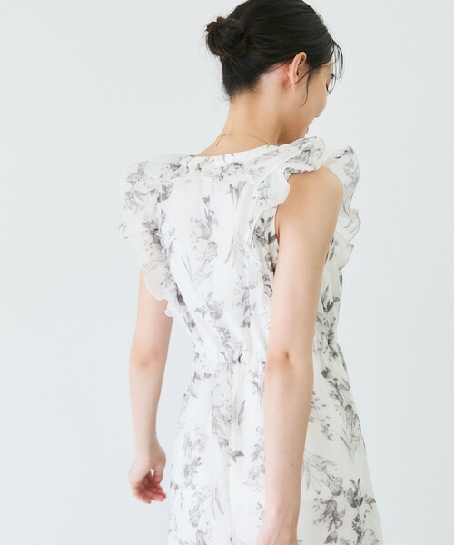 Jayro(ジャイロ)の「花柄フリルワンピース(ワンピース・レディース・ホワイト系その他2/ブラック/グレー系その他・M)」の20枚目の写真