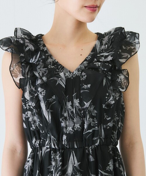 Jayro(ジャイロ)の「花柄フリルワンピース(ワンピース・レディース・ホワイト系その他2/ブラック/グレー系その他・M)」の21枚目の写真