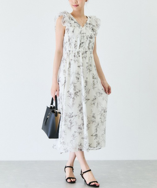 Jayro(ジャイロ)の「花柄フリルワンピース(ワンピース・レディース・ホワイト系その他2/ブラック/グレー系その他・M)」の2枚目の写真