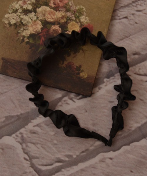 VIBGYOR Women（ヴィブジョー　ウィメン）の「【resonance】フリルデザイン ブラック ギャザー カチューシャ（カチューシャ・レディース・ブラック・FREE）」の3枚目の写真