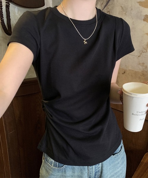 Lace Ladies(レースレディース)の「クルーネック 肩タック サイドギャザー フレンチスリーブ Tシャツ(Tシャツ/カットソー・レディース・アイボリー/ブラック/グレー・M/XL)」の2枚目の写真
