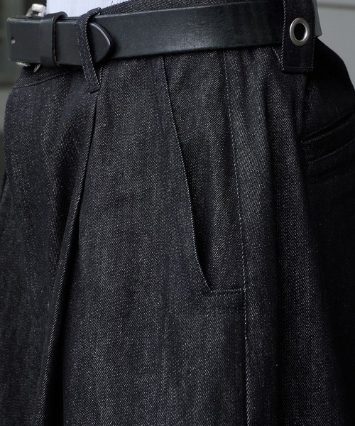 Perushu(ペルーシュ)の「ハトメループリジットワイドタックデニム(デニムパンツ・メンズ・インディゴブルー/ブラック・SMALL/MEDIUM/LARGE)」の16枚目の写真