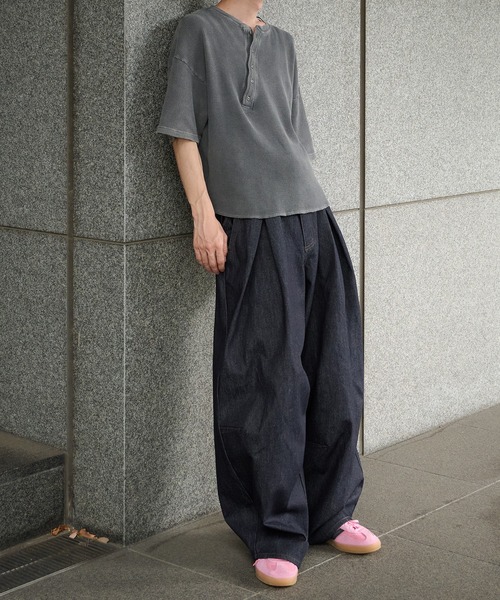 ハトメループリジットワイドタックデニム（デニムパンツ