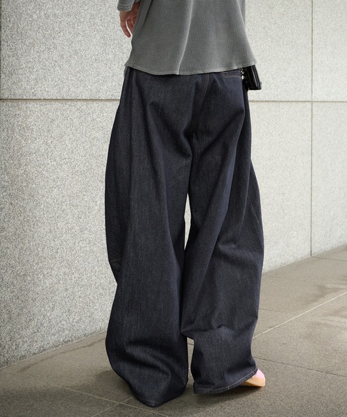 Perushu(ペルーシュ)の「ハトメループリジットワイドタックデニム(デニムパンツ・メンズ・インディゴブルー/ブラック・SMALL/MEDIUM/LARGE)」の21枚目の写真