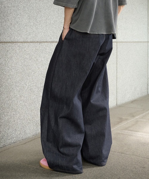 Perushu(ペルーシュ)の「ハトメループリジットワイドタックデニム(デニムパンツ・メンズ・インディゴブルー/ブラック・SMALL/MEDIUM/LARGE)」の22枚目の写真