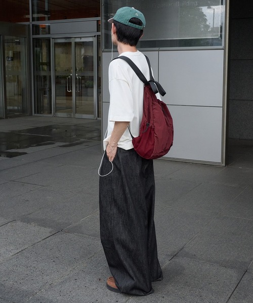 Perushu(ペルーシュ)の「ハトメループリジットワイドタックデニム(デニムパンツ・メンズ・インディゴブルー/ブラック・SMALL/MEDIUM/LARGE)」の12枚目の写真