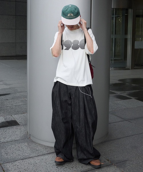 Perushu(ペルーシュ)の「ハトメループリジットワイドタックデニム(デニムパンツ・メンズ・インディゴブルー/ブラック・SMALL/MEDIUM/LARGE)」の15枚目の写真