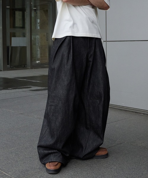 Perushu(ペルーシュ)の「ハトメループリジットワイドタックデニム(デニムパンツ・メンズ・インディゴブルー/ブラック・SMALL/MEDIUM/LARGE)」の8枚目の写真