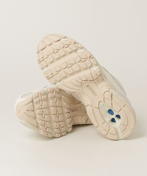 NEW BALANCE(ニューバランス)の「740(スニーカー・レディース・ライトベージュ・22.0cm/22.5cm/23.0cm/23.5cm/24.0cm/24.5cm/25.0cm/25.5cm/26.0cm/26.5cm/27.0cm/27.5cm/28.0cm/28.5cm/29.0cm/30.0cm)」の4枚目の写真