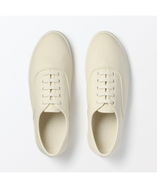 無印良品（ムジルシリョウヒン）の「婦人　柔らかい中敷を使用した　撥水キャンバススニーカー（スニーカー・レディース・ブラック/キャメル/チャコールグレー/オフホワイト・22.5cm/23.0cm/23.5cm/24.0cm/24.5cm/25.0cm）」の7枚目の写真