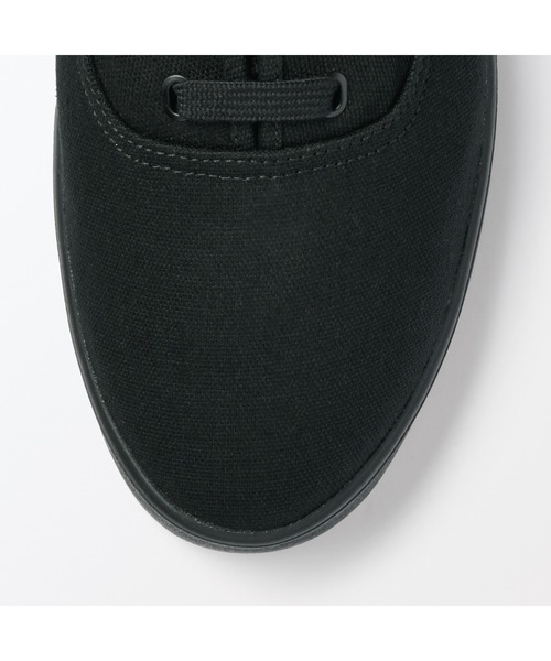 無印良品（ムジルシリョウヒン）の「婦人　柔らかい中敷を使用した　撥水キャンバススニーカー（スニーカー・レディース・ブラック/キャメル/チャコールグレー/オフホワイト・22.5cm/23.0cm/23.5cm/24.0cm/24.5cm/25.0cm）」の18枚目の写真