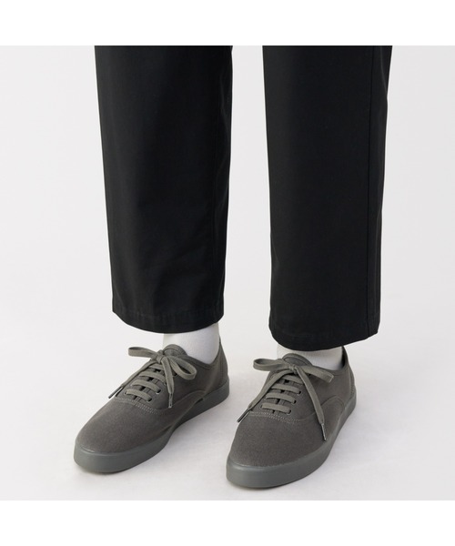 無印良品（ムジルシリョウヒン）の「婦人　柔らかい中敷を使用した　撥水キャンバススニーカー（スニーカー・レディース・ブラック/キャメル/チャコールグレー/オフホワイト・22.5cm/23.0cm/23.5cm/24.0cm/24.5cm/25.0cm）」の20枚目の写真