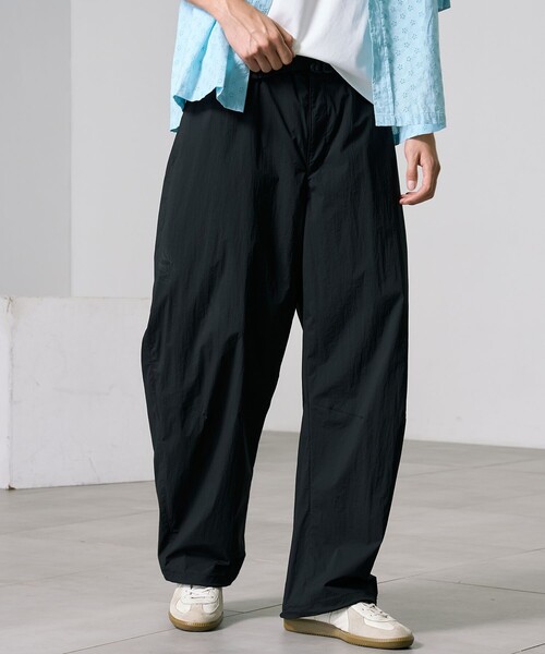 PUBLIC TOKYO（パブリックトウキョウ）の「ユーティリティイージーパンツ（その他パンツ・メンズ・ダークブラウン/ブラック・2/1）」の3枚目の写真