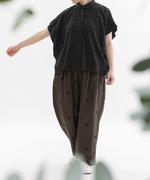 nop de nod（ノップドゥノッド）の「ドビーガーゼショルダータック丸衿シャツ（シャツ/ブラウス・レディース・ダークブルー/オフホワイト/ブラック・M）」の21枚目の写真