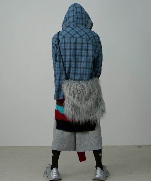 Never mind the XU / Chikashitsu+(ネバーマインド ザ エックスユー / チカシツプラス)の「【Nerd out XU】straight loose sweat shorts / 【ナードアウトエックスユー】ストレートルーズワイドスウェットハーフパンツ(スウェットパンツ・メンズ・グレー/ブラック・M/XL)」の11枚目の写真