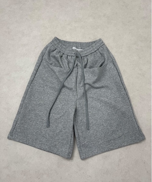 Never mind the XU / Chikashitsu+(ネバーマインド ザ エックスユー / チカシツプラス)の「【Nerd out XU】straight loose sweat shorts / 【ナードアウトエックスユー】ストレートルーズワイドスウェットハーフパンツ(スウェットパンツ・メンズ・グレー/ブラック・M/XL)」の16枚目の写真