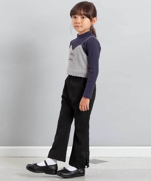 BeBe(ベベ)の「シャギーニットキャミビスチェ+テレコハイネック長袖Tシャツセット(Tシャツ/カットソー・キッズ・グレー/オフホワイト・140cm/130cm/150cm/120cm/110cm)」の5枚目の写真