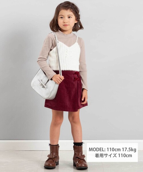 BeBe(ベベ)の「シャギーニットキャミビスチェ+テレコハイネック長袖Tシャツセット(Tシャツ/カットソー・キッズ・グレー/オフホワイト・140cm/130cm/150cm/120cm/110cm)」の6枚目の写真