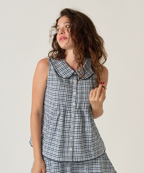 TINA：JOJUN（ティーナジョジュン）の「フラットカラー ノースリーブ ブラウス TINA：JOJUN（シャツ/ブラウス・レディース・ネイビー/レッド・M）」の3枚目の写真