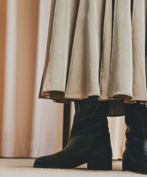 le.coeur blanc(ルクールブラン)の「《手洗い可能》フィブリルサテンパネルプリーツスカート(スカート・レディース・ベージュ/チャコールグレー・38)」の9枚目の写真