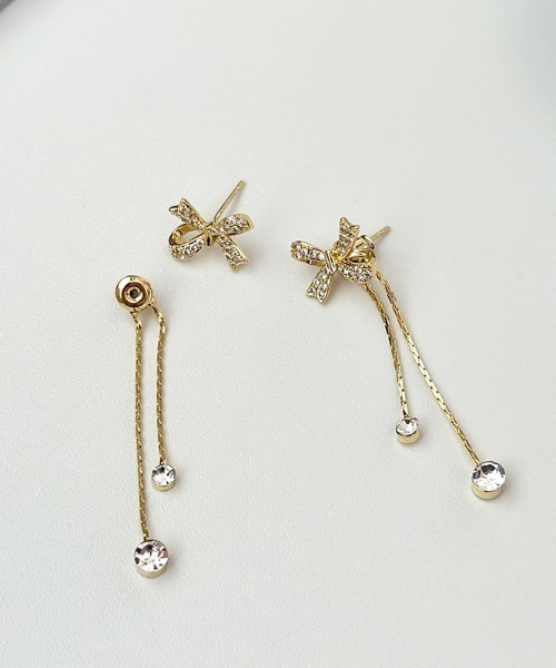 VIBGYOR(ヴィブジョー)の「【IZU】 リボンモチーフ&ロングチェーンピアス/上品2wayデザイン(ゴールド/シルバー)(ピアス(両耳用)・レディース・シルバー/ゴールド・FREE)」の4枚目の写真