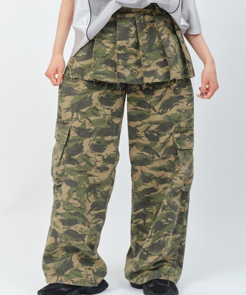 atmos pink(アトモスピンク)の「atmos pink Skirt Layered Pants / アトモス ピンク スカート レイヤード パンツ(その他パンツ・レディース・ウッドランド/チャコール・S/M)」の2枚目の写真