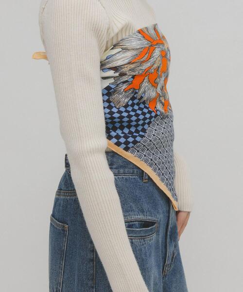 KBF（ケイビーエフ）の「フラワーデザインビッグスカーフ（バンダナ/スカーフ・レディース・オレンジ系その他/グリーン系その他・ONE）」の9枚目の写真