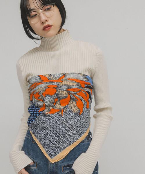 KBF（ケイビーエフ）の「フラワーデザインビッグスカーフ（バンダナ/スカーフ・レディース・オレンジ系その他/グリーン系その他・ONE）」の11枚目の写真