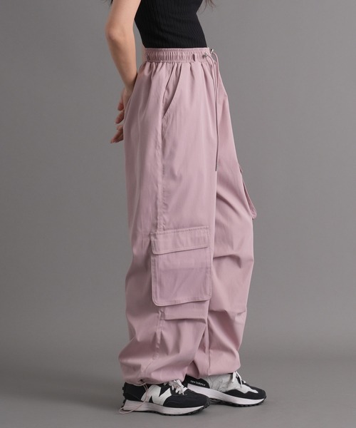 .WORKS(ドットワークス)の「チェーン付き前後アシメカーゴパンツ(カーゴパンツ・レディース・ブラック/カーキオリーブ/ピンク/オフホワイト/ダークグレー・M)」の7枚目の写真